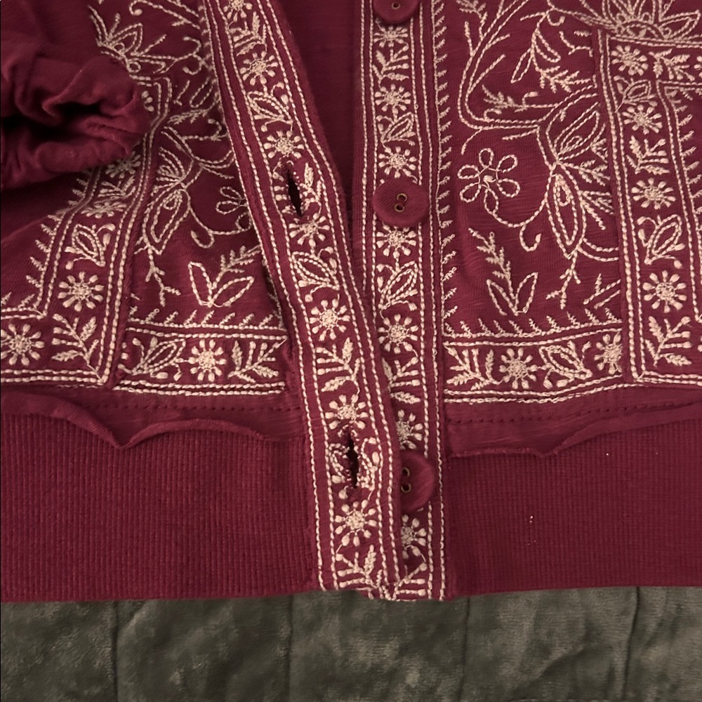 Soft surroundings sweater with hood embroidery button front boho women’s medium - Picture 8 of 8